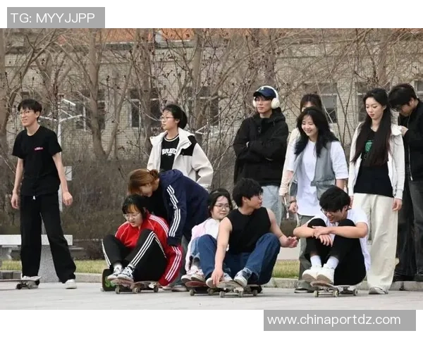 重庆滑板队的耐力挑战与成长之路探索滑板文化的深度与广度 重庆滑板队的耐力挑战与成长之路探索滑板文化的深度与广度