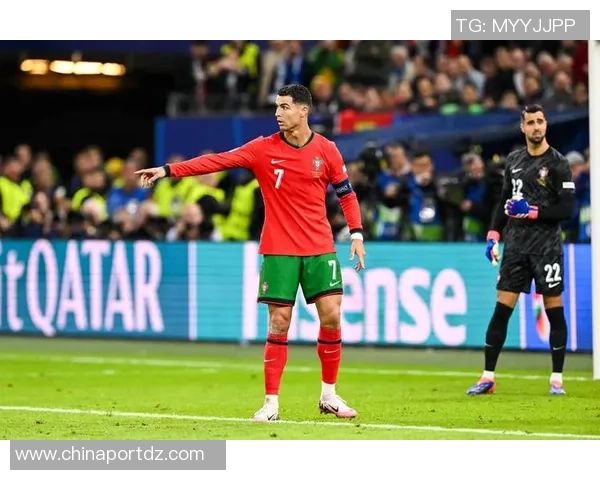 C罗与伊布在央视的巅峰对决谁才是真正的足球传奇之王 C罗与伊布在央视的巅峰对决谁才是真正的足球传奇之王